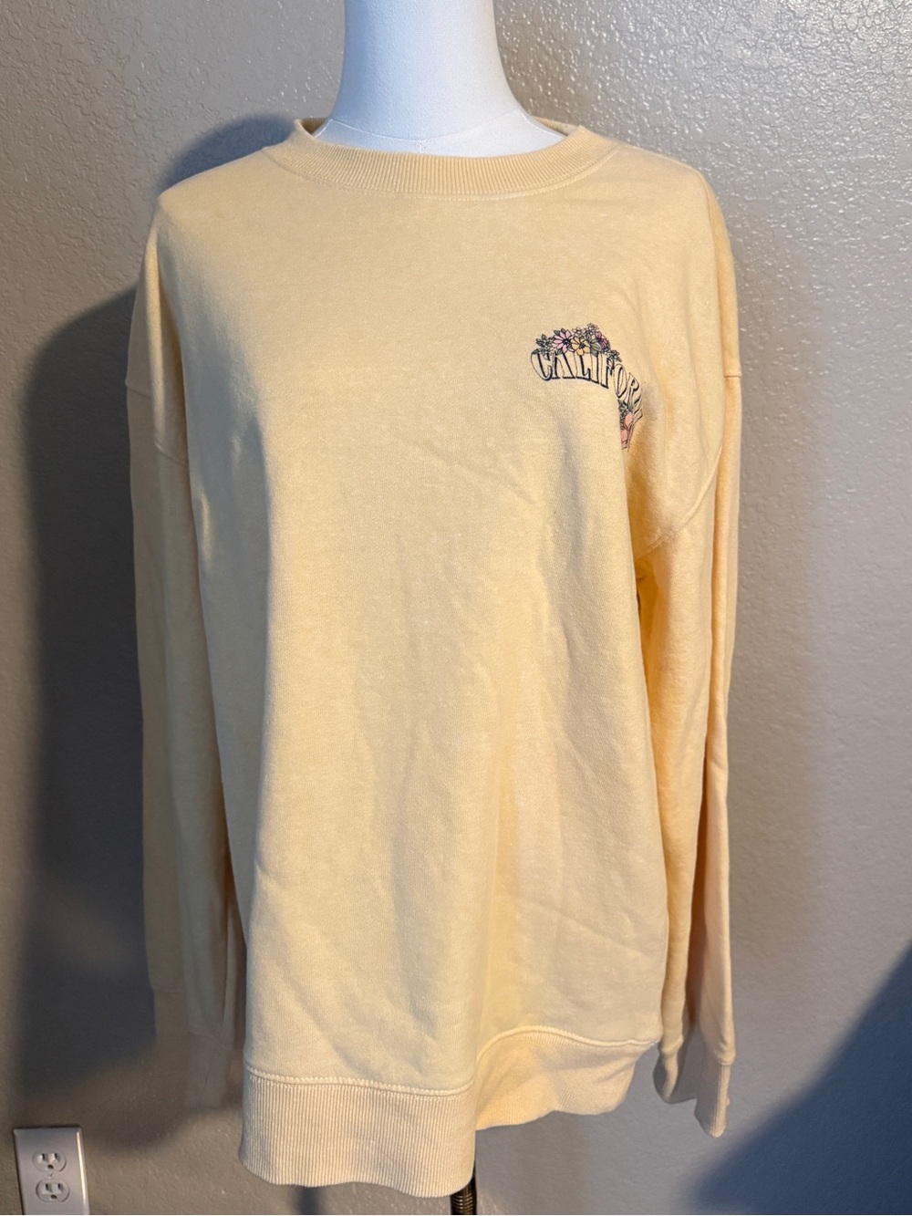 Women's Pale Yellow Billabong Crewneck Sweater